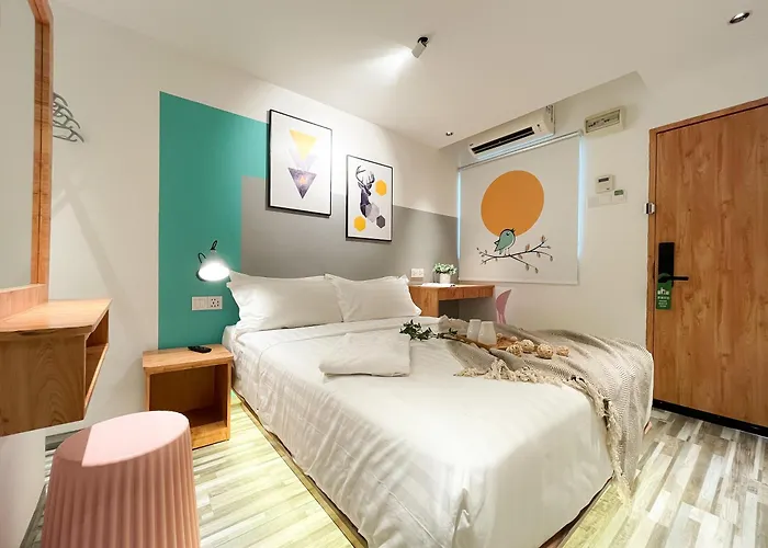 Apple 1 Hotel Gurney