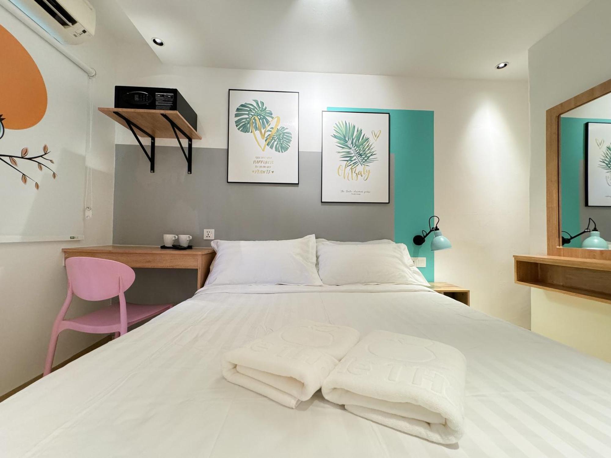 Apple 1 Gurney Hotel 2*